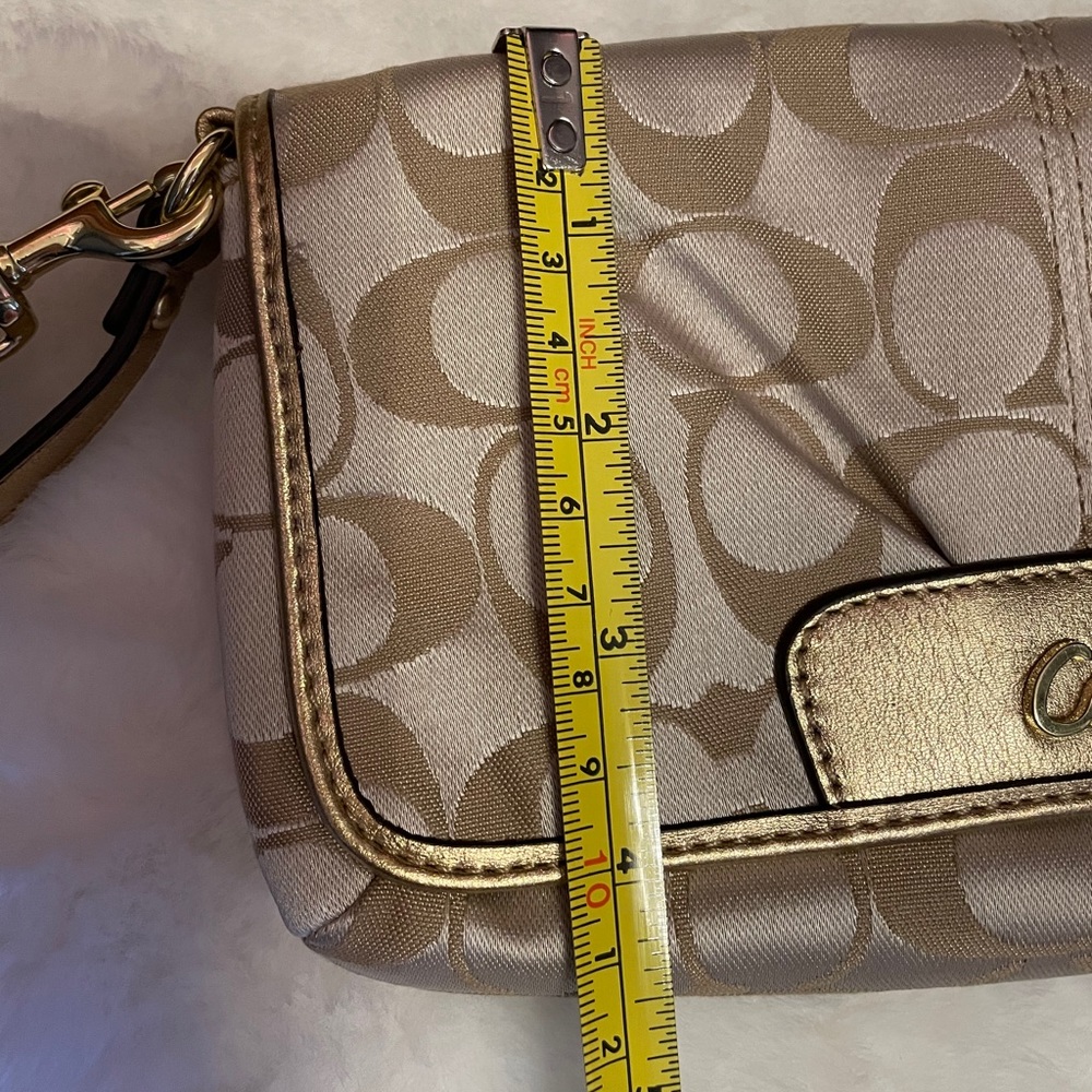 New Coach Wristlet / Mini Purse - Picture 7 of 7